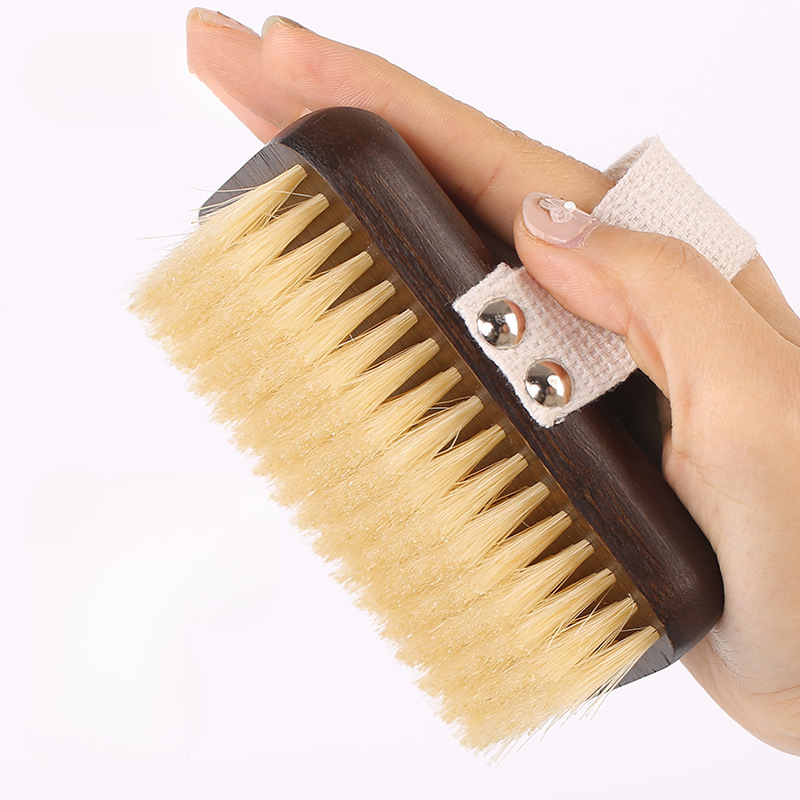 Dry Brush Body - One-handed operation of bristle bath brush